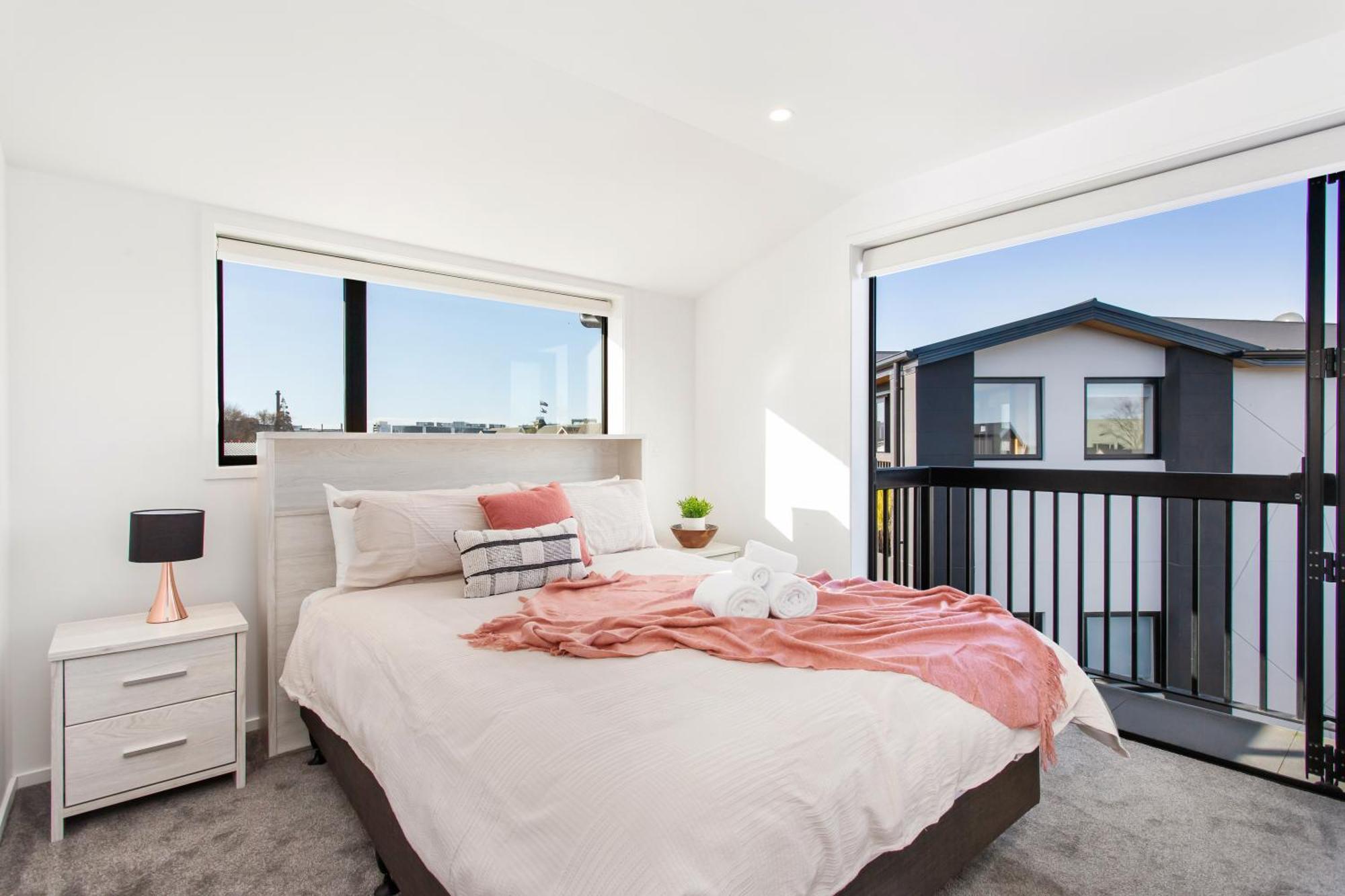 Penthouse Apartment Scenic Views-Spacious 2Br Christchurch Eksteriør billede