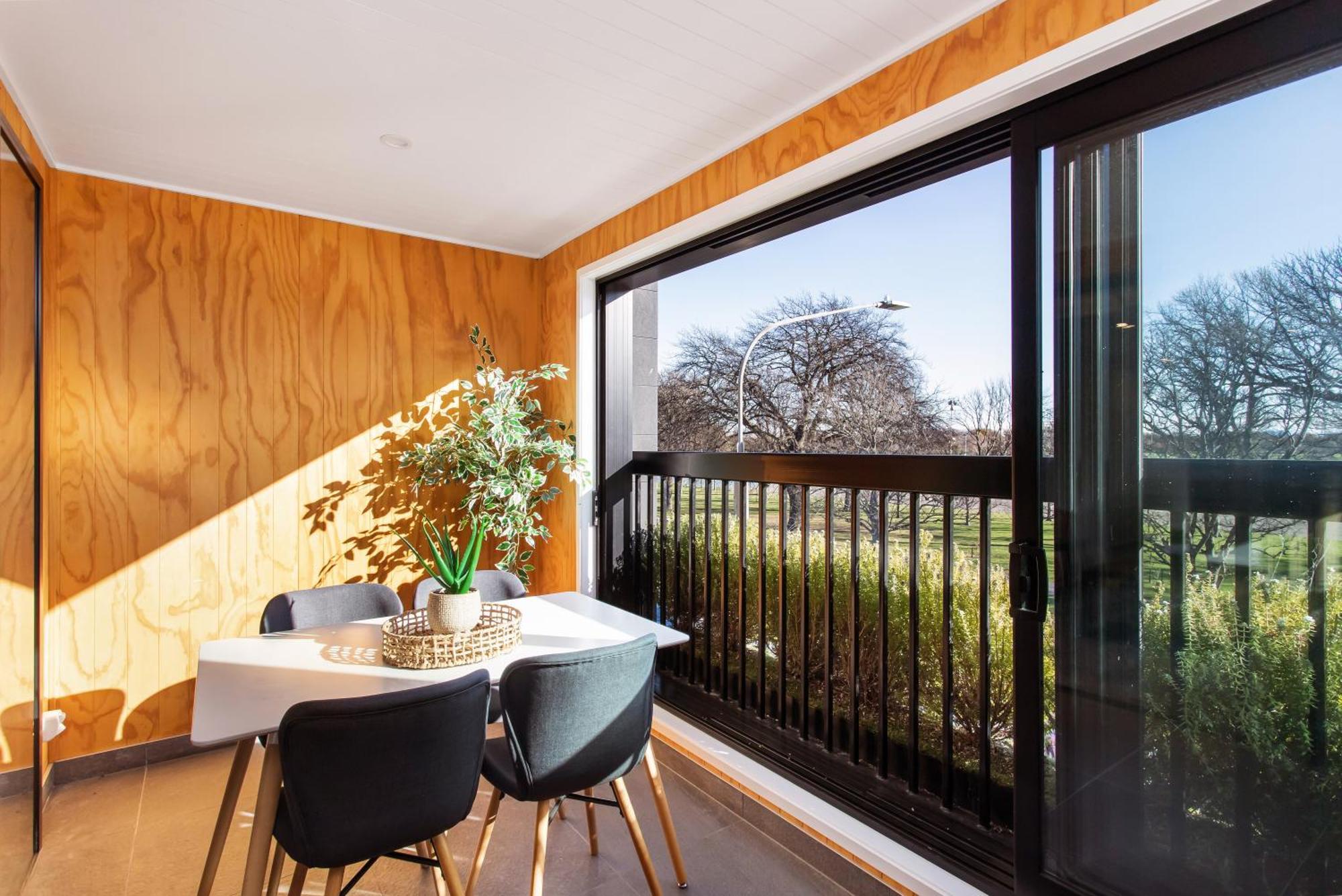 Penthouse Apartment Scenic Views-Spacious 2Br Christchurch Eksteriør billede
