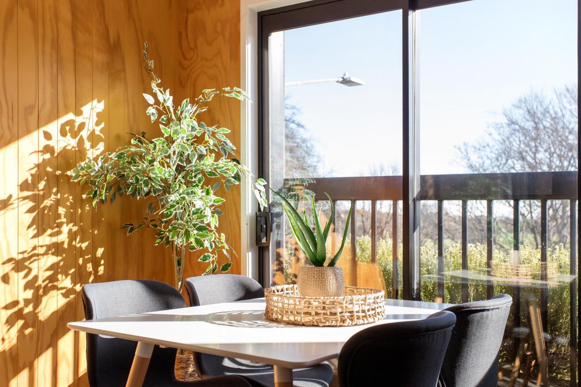 Penthouse Apartment Scenic Views-Spacious 2Br Christchurch Eksteriør billede